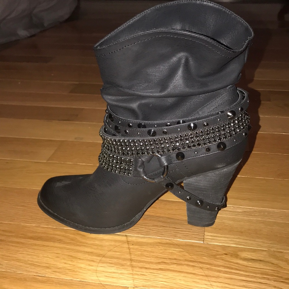 Ankle booties